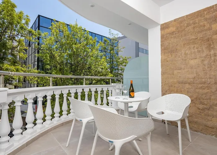 מלון Epavli Grace